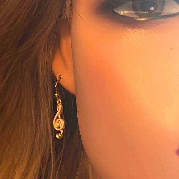 🎵Musical Note Earrings - Picture 3 of 3